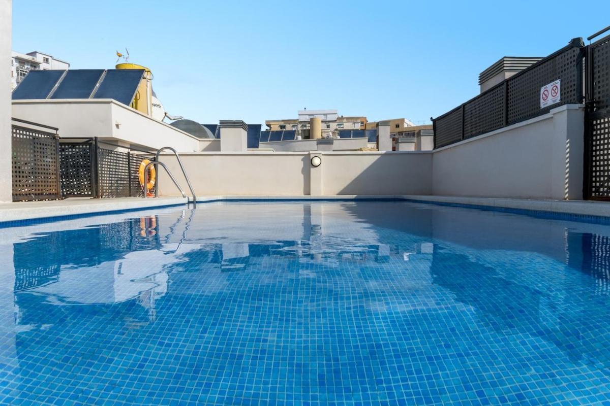 -Malagasunapts- Modern Citycentre Pool&Parking Apartment Bagian luar foto