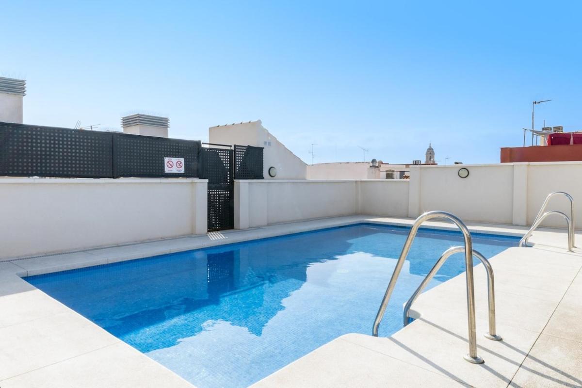 -Malagasunapts- Modern Citycentre Pool&Parking Apartment Bagian luar foto